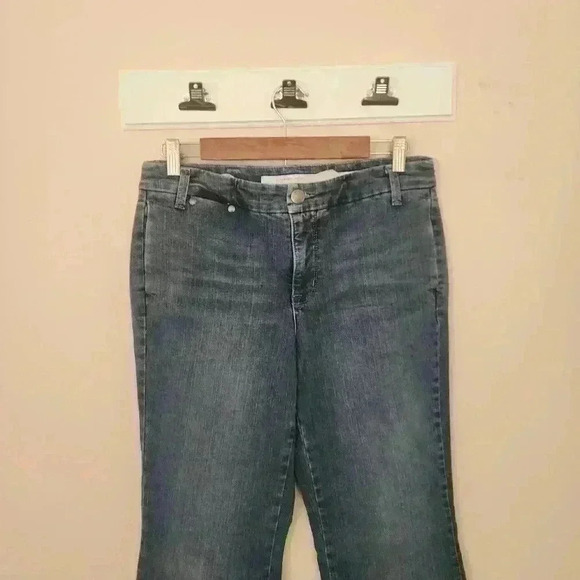 Jones new york  Broadway flare size 8  medium wash p5022 - Picture 3 of 8